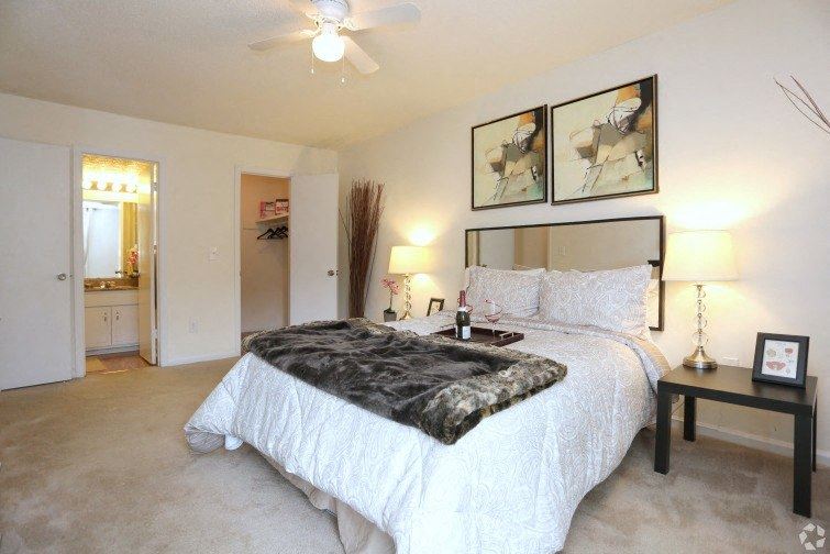 Willow Lake Apartments, 5100 West Mountain St, Stone Mountain, GA